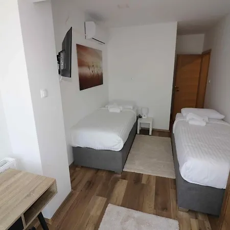 Forum Apartmani I Sobe Donji Miholjac Exterior foto